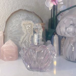 Ariana grande perfume size 3.4oz🤍